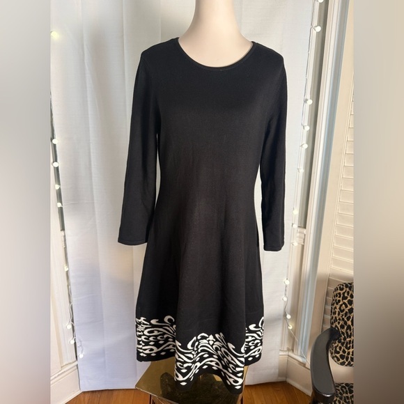 J Howard Dresses & Skirts - J Howard Black Knit Long Sleeve Dress with White Scroll Hem – Size Large